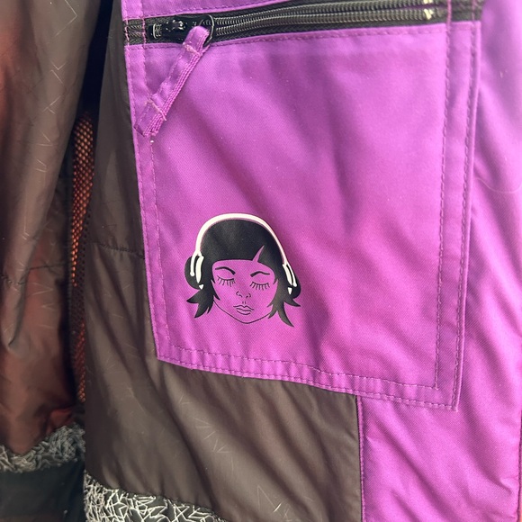 Colorful Women's Ski & Snowboard Jacket - Picture 6 of 10